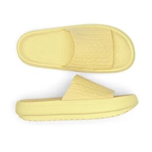 NWT Camden Women's Lemon Yellow Merino Wool Platform Slides Sandals, Sz 6